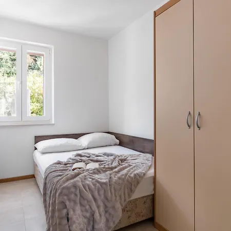 Apartman Enyoj Marjan, Beaches And View