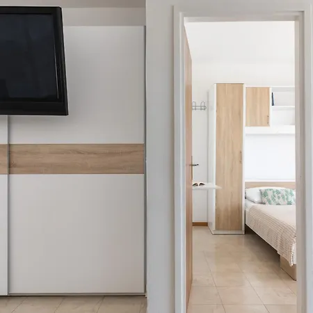 Enyoj Marjan, Beaches And View * Split