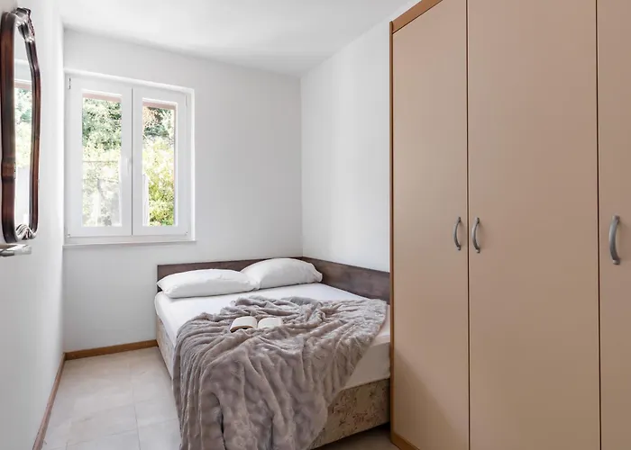 Apartman Enyoj Marjan, Beaches And View